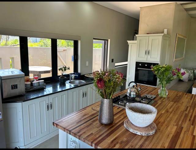 4 BEDROOM HOUSE FOR SALE IN ZINI RIVER ESTATE